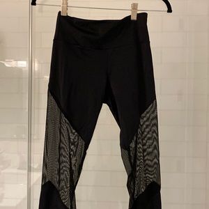 Onzie black legging with mesh